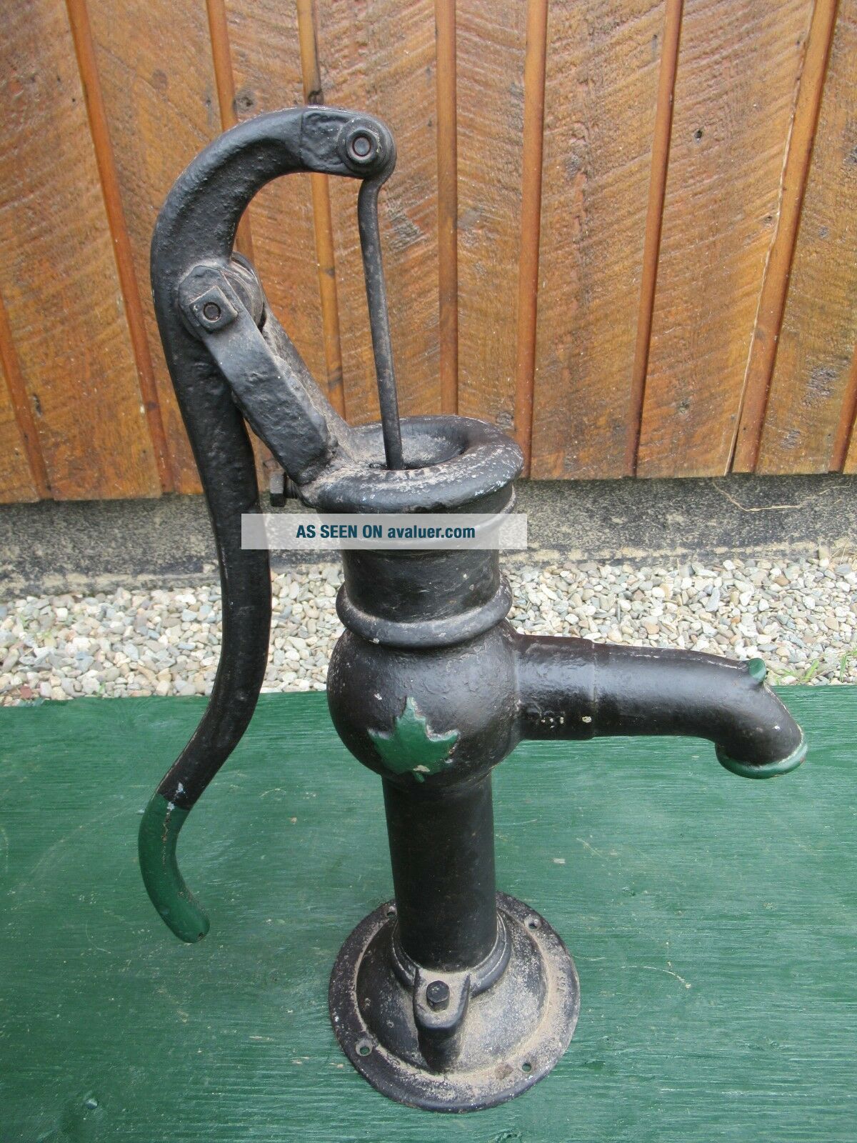RARE VINTAGE Cast Iron Hand WATER PUMP Signed McDOUGALL With MAPLE LEAF RARE VINTAGE Cast Iron Hand WATER PUMP Signed McDOUGALL With MAPLE LEAF