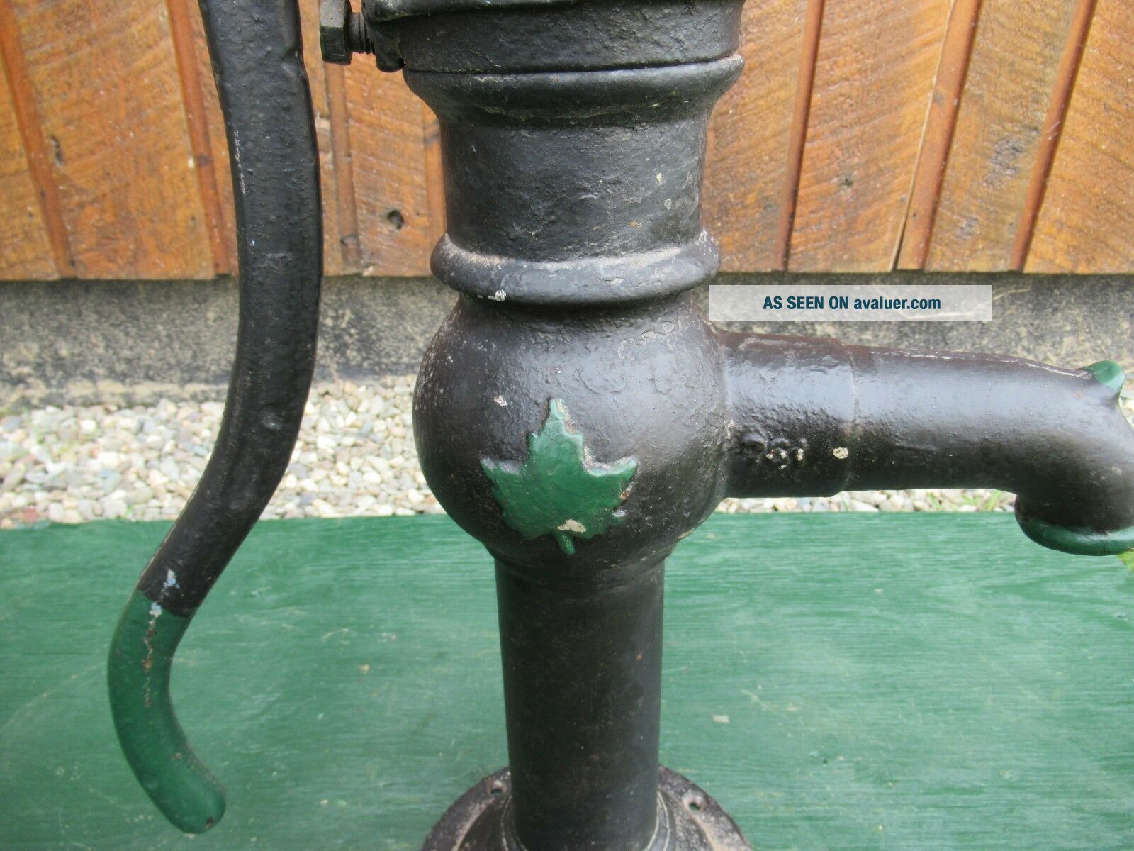 RARE VINTAGE Cast Iron Hand WATER PUMP Signed McDOUGALL With MAPLE LEAF RARE VINTAGE Cast Iron Hand WATER PUMP Signed McDOUGALL With MAPLE LEAF