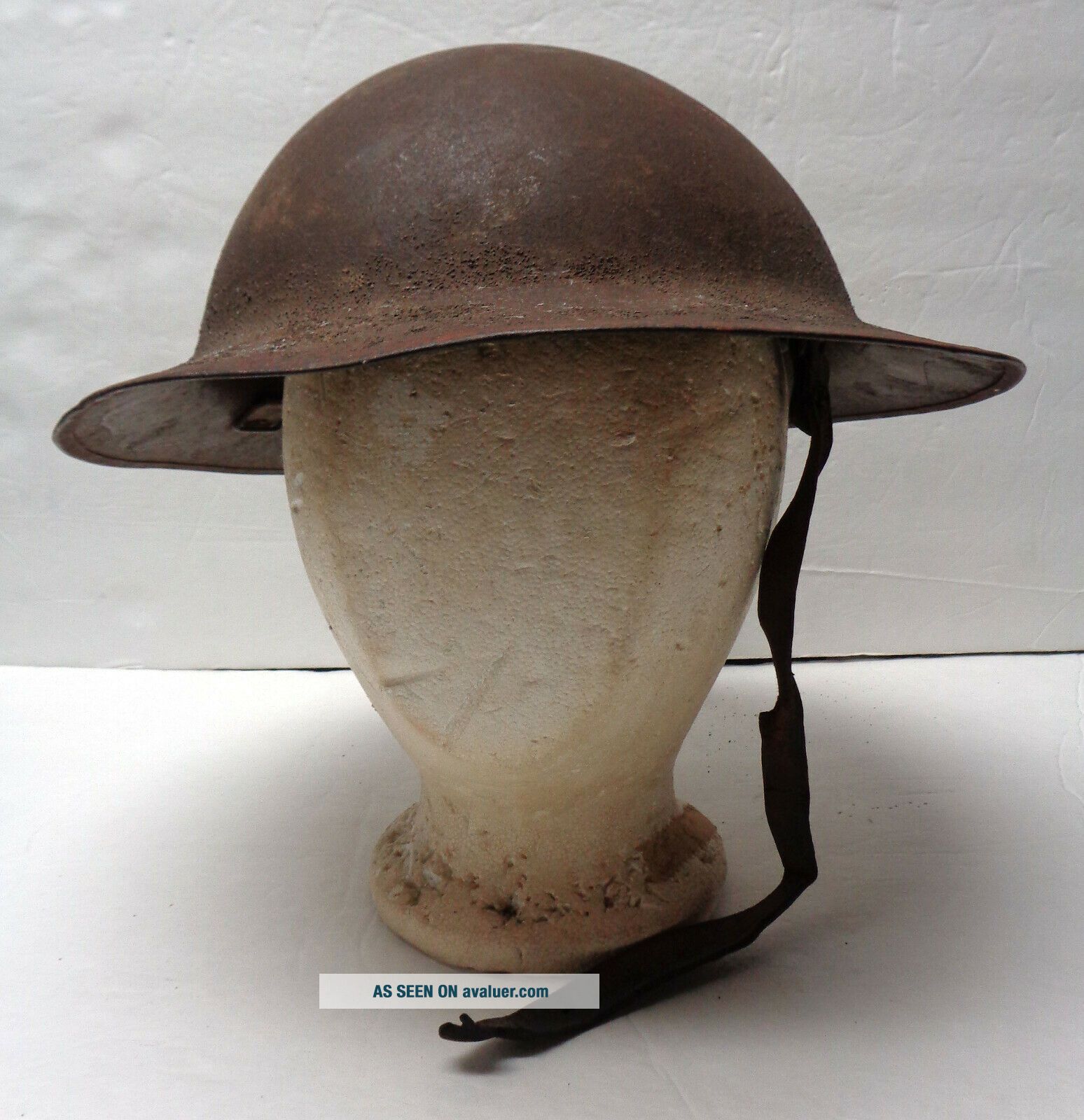 Vintage WW1 U.  S.  Army Infantry Doughboy Helmet with Strap & Liner