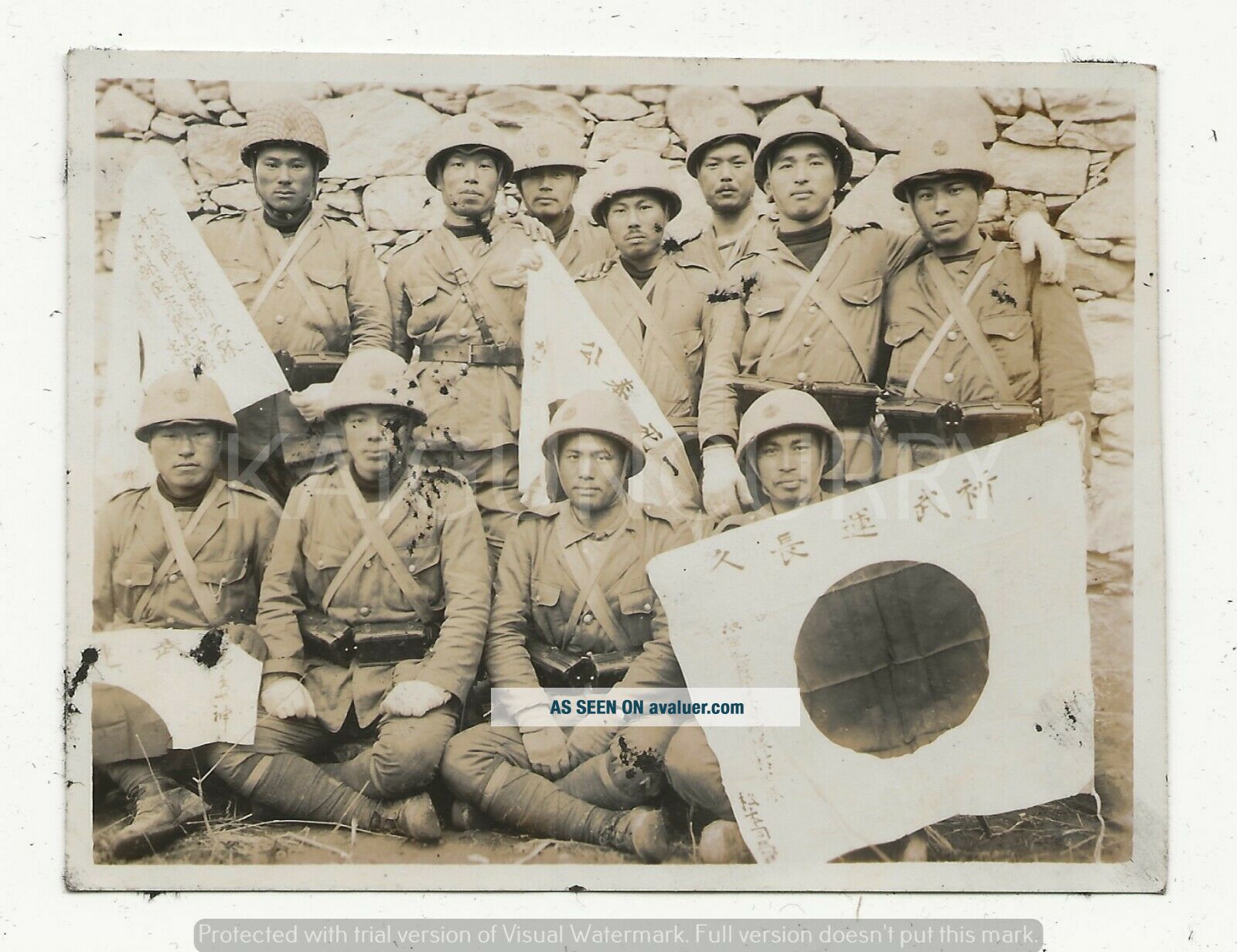 WWII JAPANESE PHOTO: SNLF NAVAL LANDING FORCE WITH HELMETS,  WAR FLAG