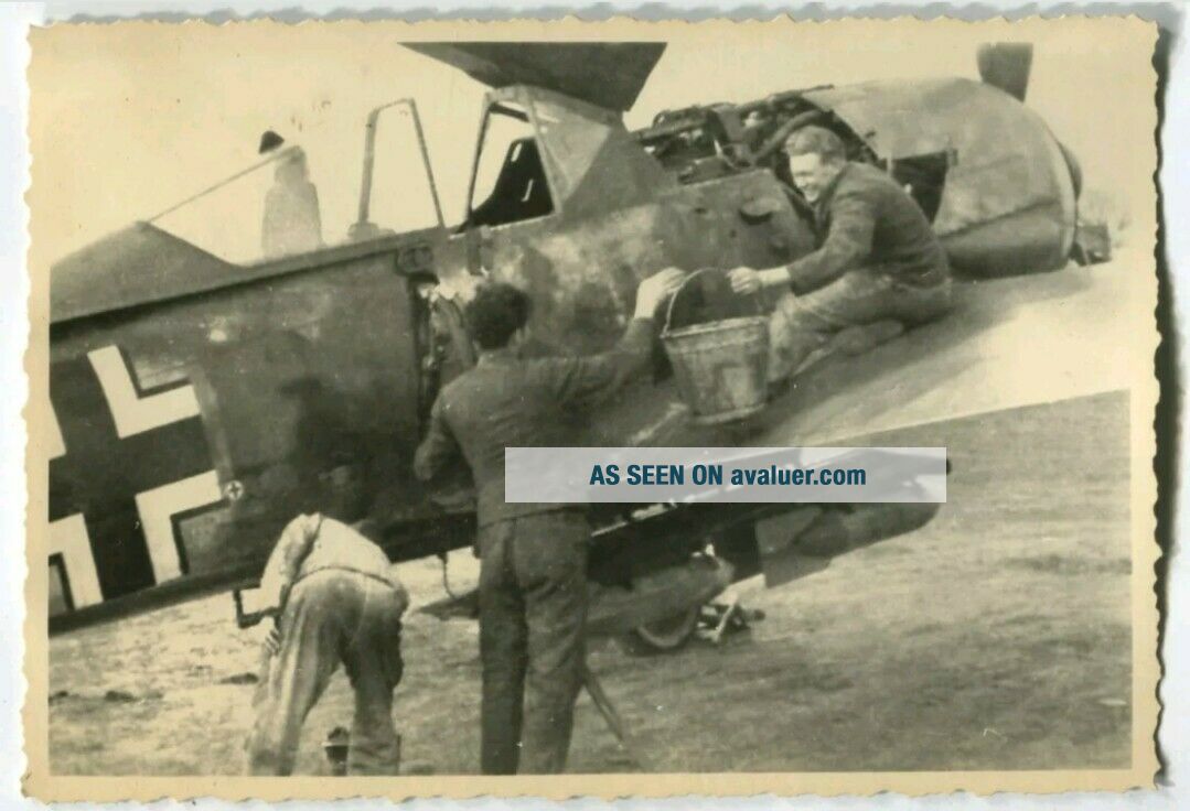 WW2 archived photo focke wulf fw 190 aircraft servicing